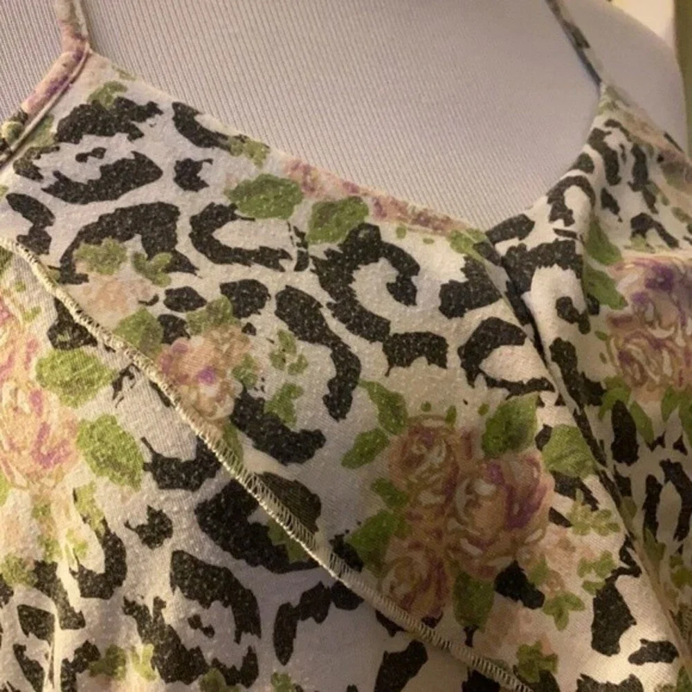 Leopard Print Tank Top with Roses - Picture 5 of 12